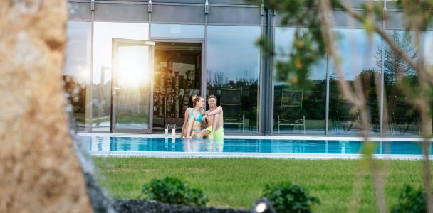 Entspannen am Infinity Pool mit Ausblick Entspannen am Infinity Pool mit Ausblick