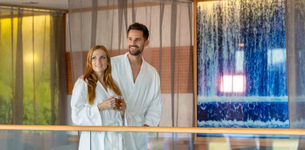 Paar im Wellnessbereich Paar im Wellnessbereich