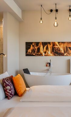Bild zum Zimmer Wellness-Suite Deluxe mit eigenem Whirlpool