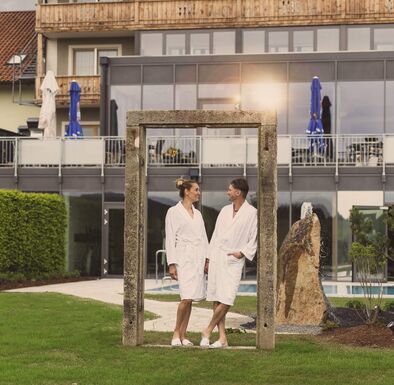 Neuer Wellnessgarten mit Ausblick im Wellnesshotel im Bayerischen Wald