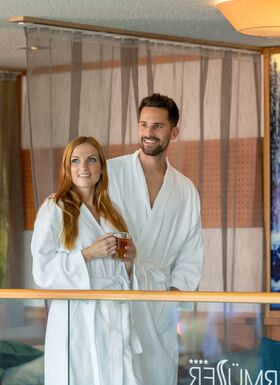 Paar im Wellnessbereich