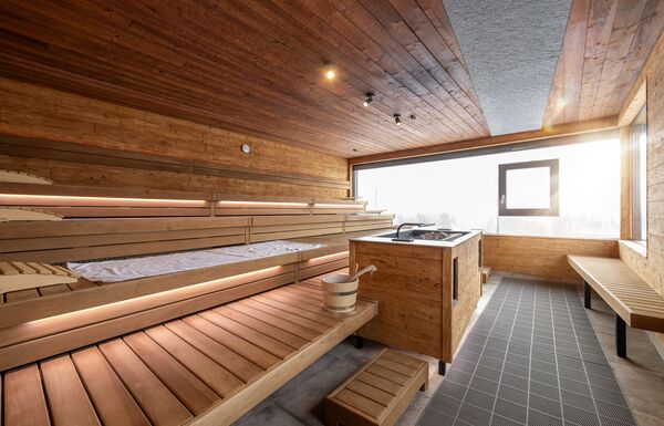Saunahaus mit großem Fenster