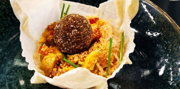 Glasnudelsalat im Strudelteig-Körbchen