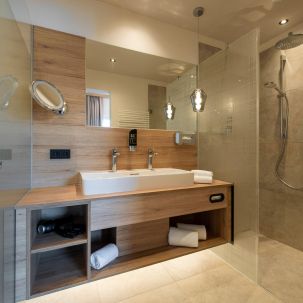 Neues Badezimmer in Suite