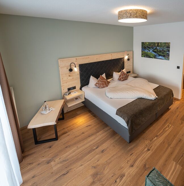 Boxspringbett mit Sitzbank