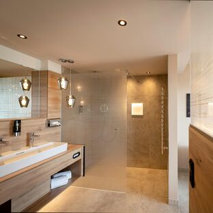 Modernes Badezimmer der Luxus Suite