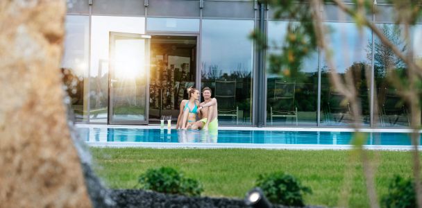 Entspannen am Infinity Pool mit Ausblick Entspannen am Infinity Pool mit Ausblick