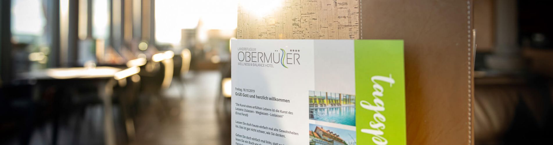 Sonnendurchfluteter Wintergarten im Restaurant