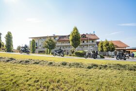 Motorräder bei der Abreise