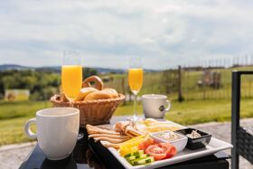 Frühstück auf der Terrasse im Wellnesshotel