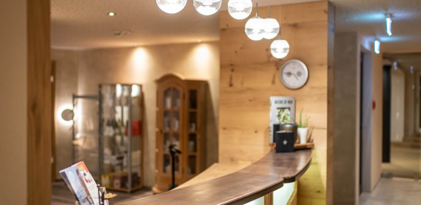 Wellnessurlaub: Wimpern färben